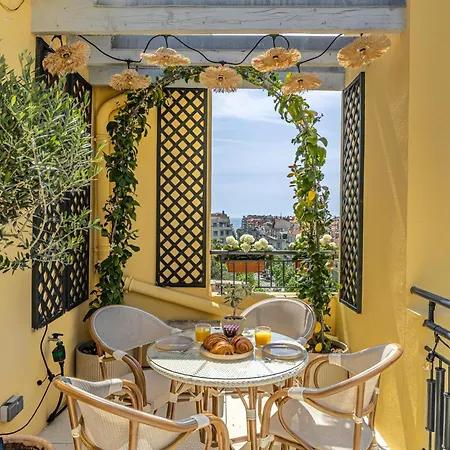 Daire Luxurious Penthouse, 2 Bedroom Suites, 3 Spacious Terraces, Gorgeous Views Of Mountains And Sea,