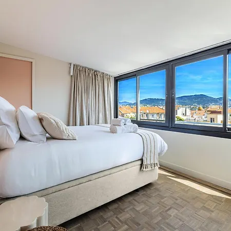 Luxurious Penthouse, 2 Bedroom Suites, 3 Spacious Terraces, Gorgeous Views Of Mountains And Sea,