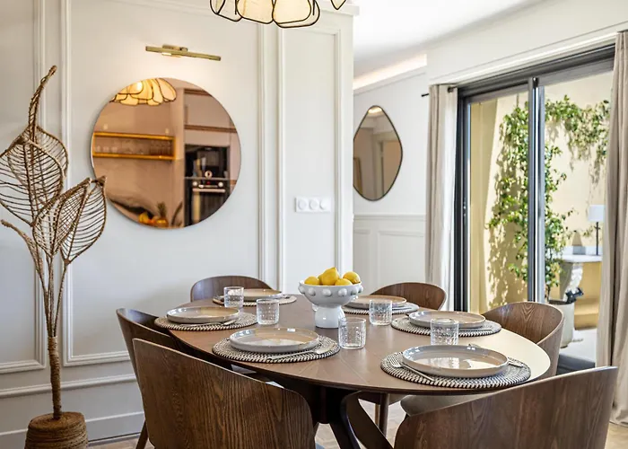 Luxurious Penthouse, 2 Bedroom Suites, 3 Spacious Terraces, Gorgeous Views Of Mountains And Sea, Appartamento