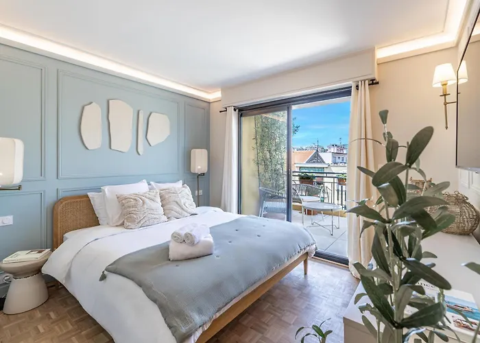 Luxurious Penthouse, 2 Bedroom Suites, 3 Spacious Terraces, Gorgeous Views Of Mountains And Sea, * Nizza