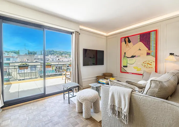 Luxurious Penthouse, 2 Bedroom Suites, 3 Spacious Terraces, Gorgeous Views Of Mountains And Sea, * Nizza
