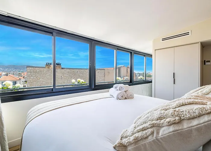 Luxurious Penthouse, 2 Bedroom Suites, 3 Spacious Terraces, Gorgeous Views Of Mountains And Sea, *