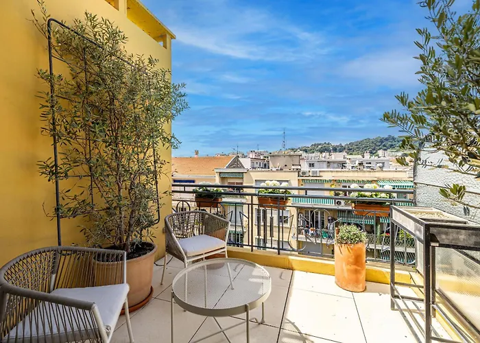 Luxurious Penthouse, 2 Bedroom Suites, 3 Spacious Terraces, Gorgeous Views Of Mountains And Sea, Nizza
