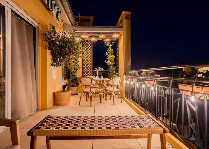 Luxurious Penthouse, 2 Bedroom Suites, 3 Spacious Terraces, Gorgeous Views Of Mountains And Sea, * Nizza