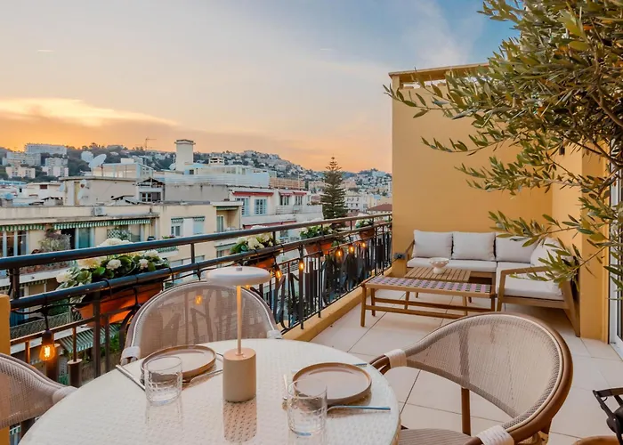 Luxurious Penthouse, 2 Bedroom Suites, 3 Spacious Terraces, Gorgeous Views Of Mountains And Sea,